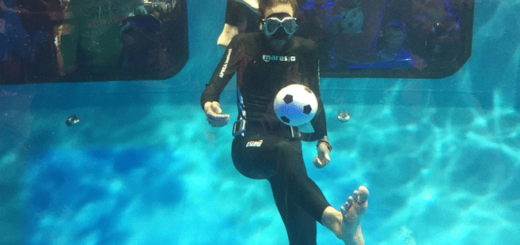 Unterwasser-Fussball
